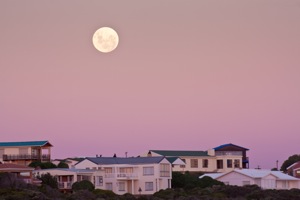 Moonrise over Pearly Beach